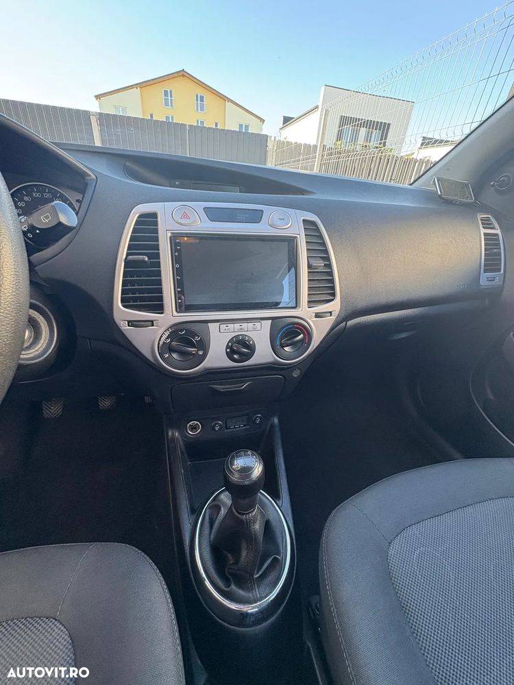 Hyundai i20 - 17