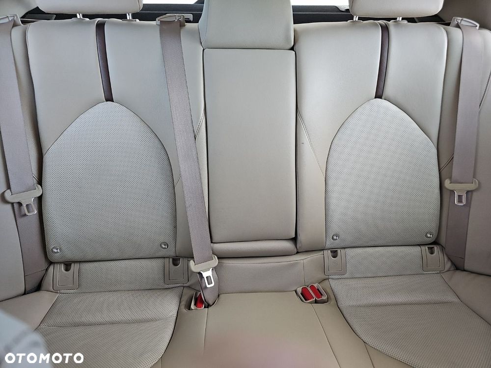 Toyota Camry 2.5 Hybrid Executive CVT - 26