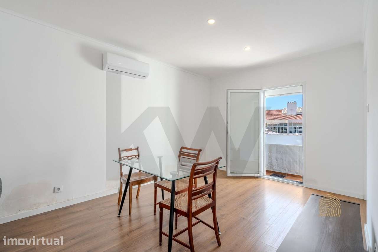 T2 na Cruz Quebrada | Varanda | Potencial Duplex | A 1 min. do Comboio - Grande imagem: 5/25