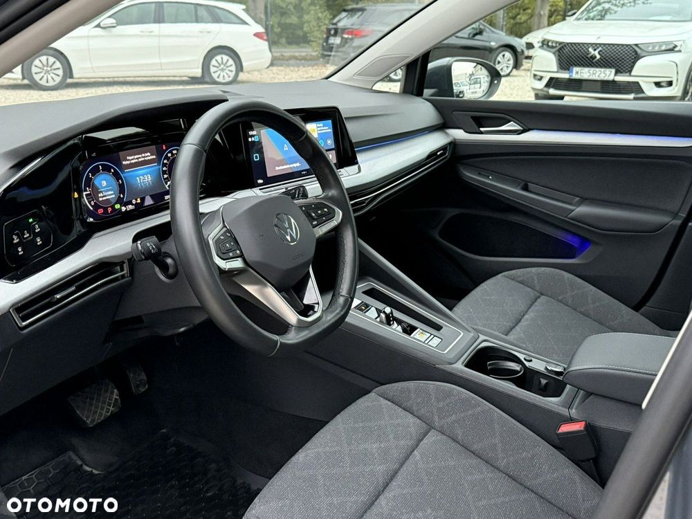 Volkswagen Golf - 10