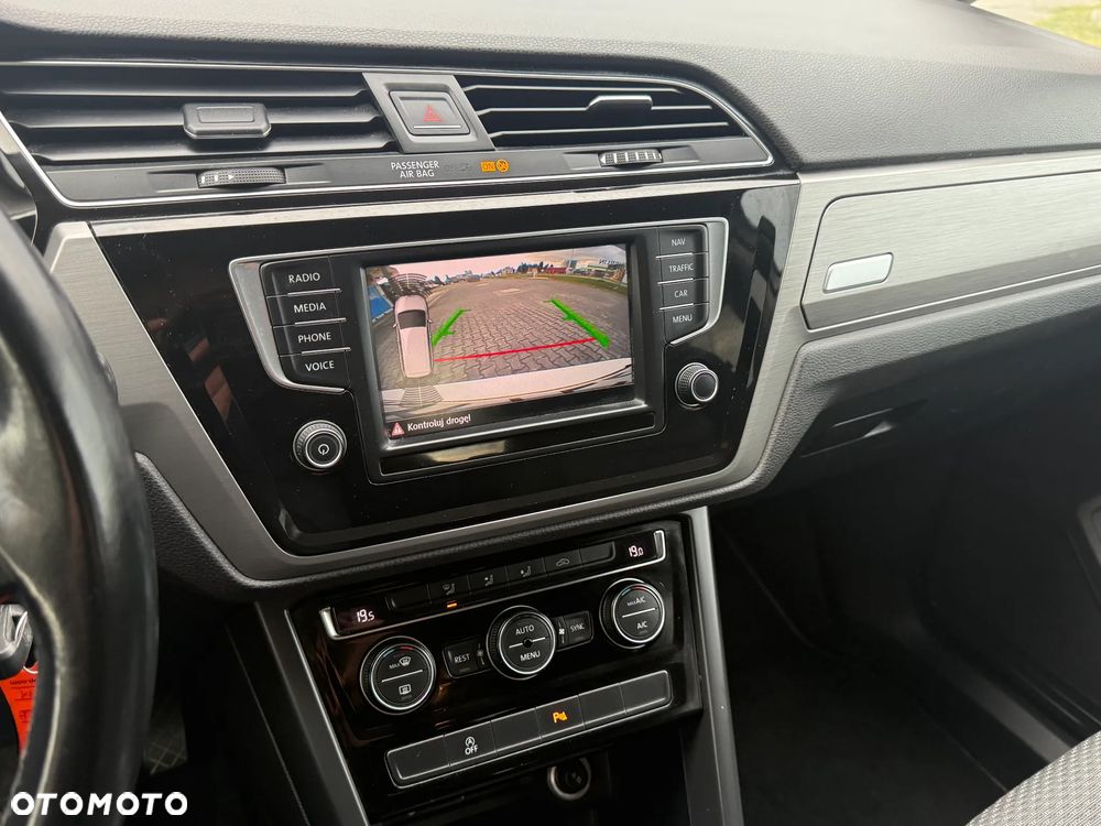 Volkswagen Touran 1.6 TDI SCR (BlueMotion Technology) DSG Comfortline - 14