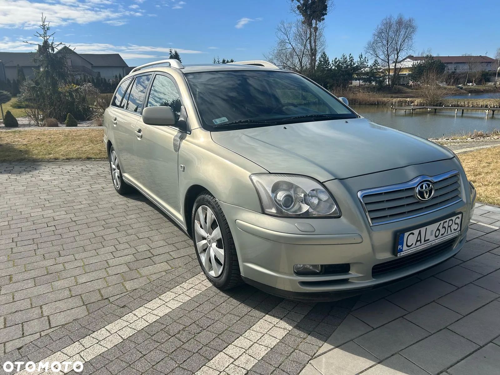 Toyota Avensis - 1