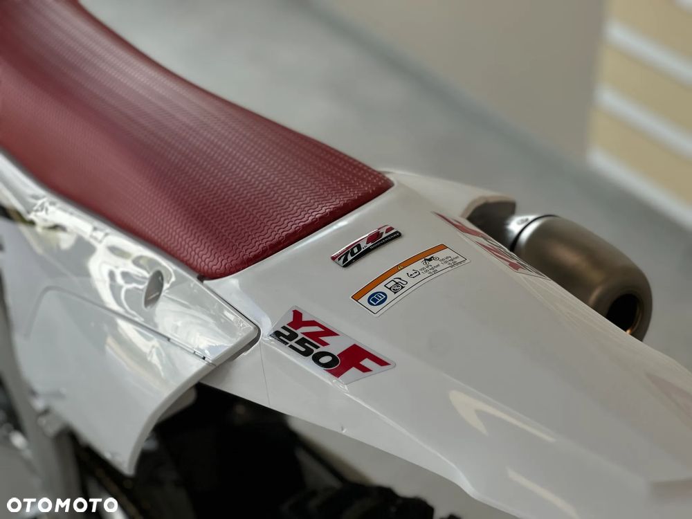 Yamaha YZ - 11
