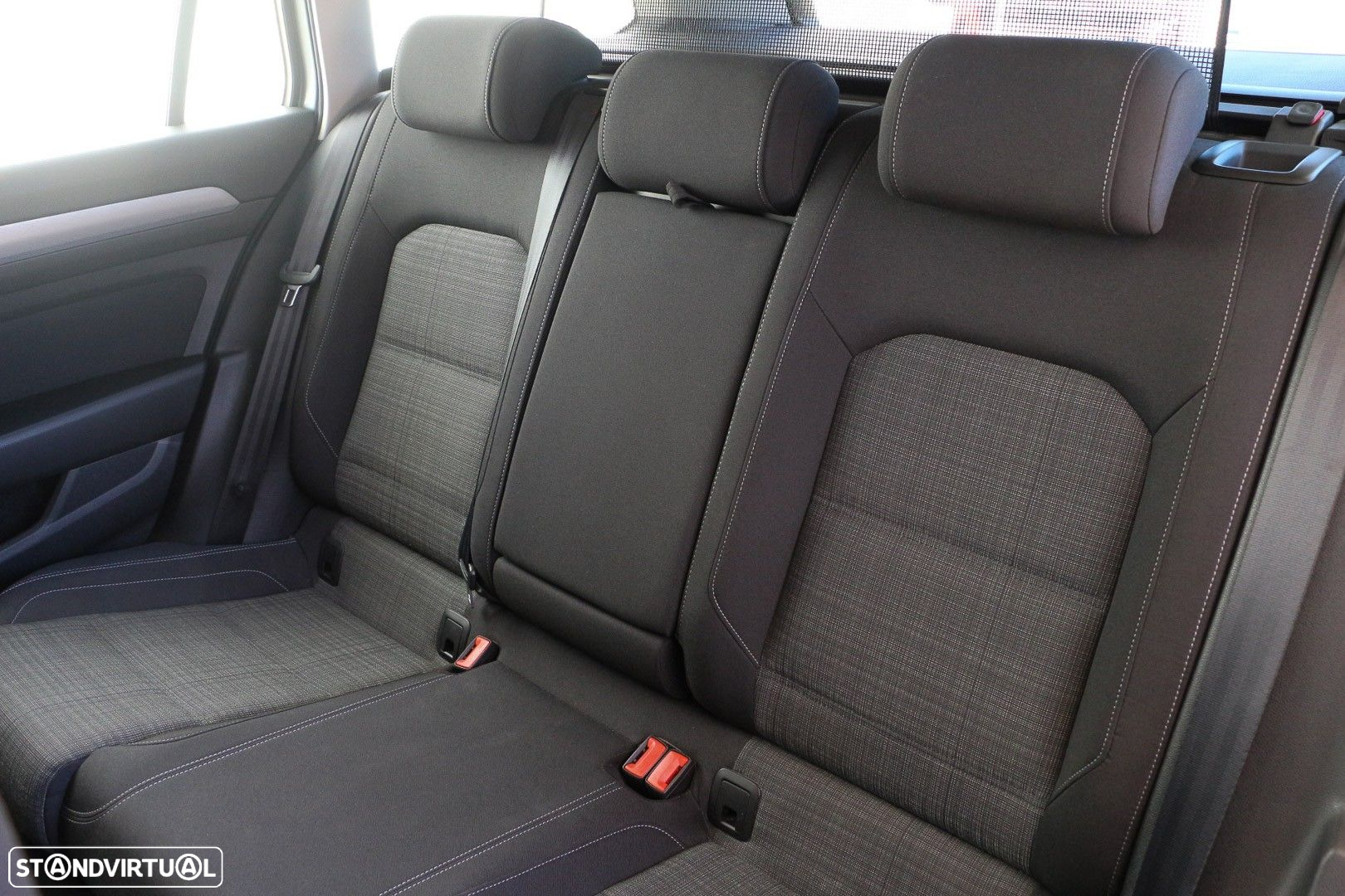 VW Passat Variant 2.0 TDi Elegance DSG - 19