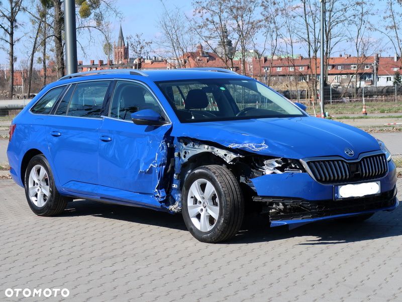 Skoda Superb 2.0 TDI SCR Ambition DSG - 8