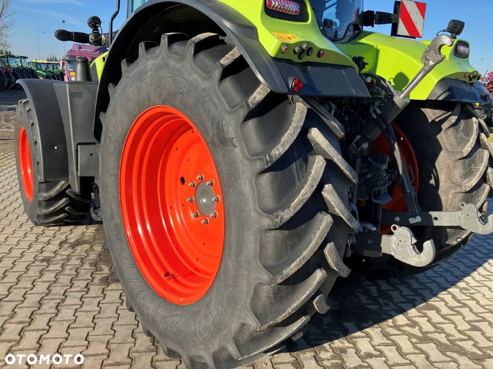 Claas ARION 660 CMATIC - 11