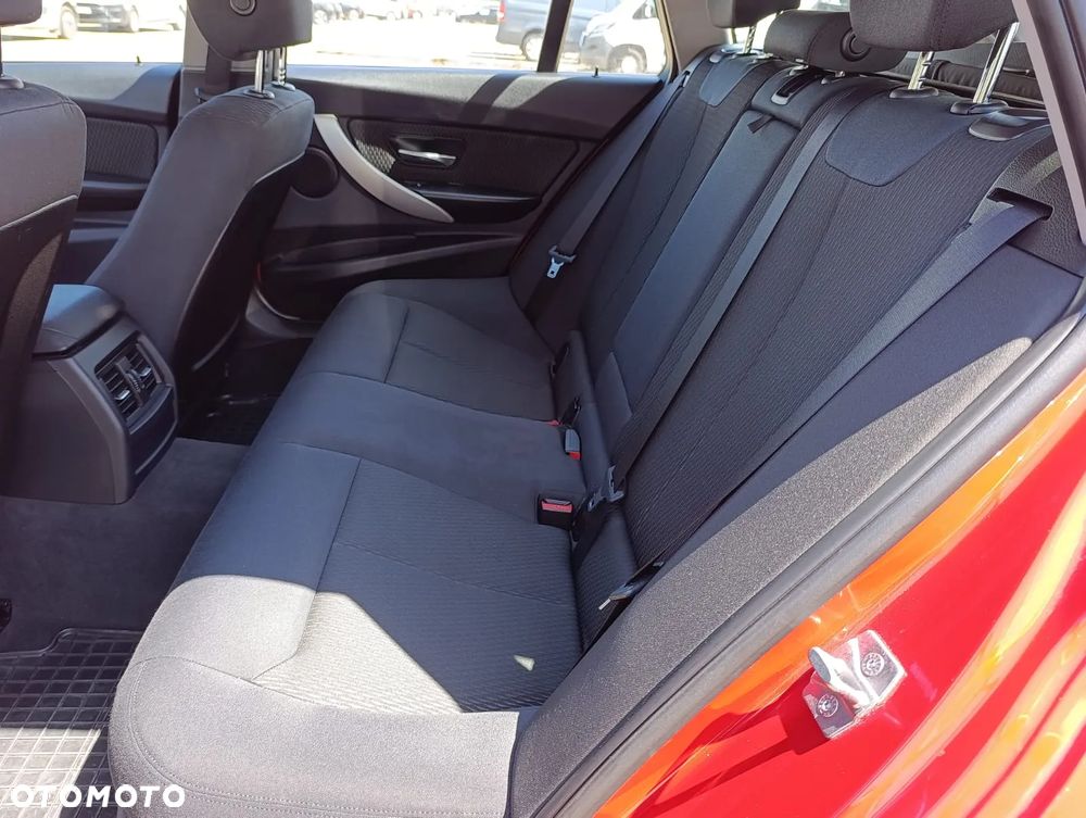 BMW Seria 3 320d - 9