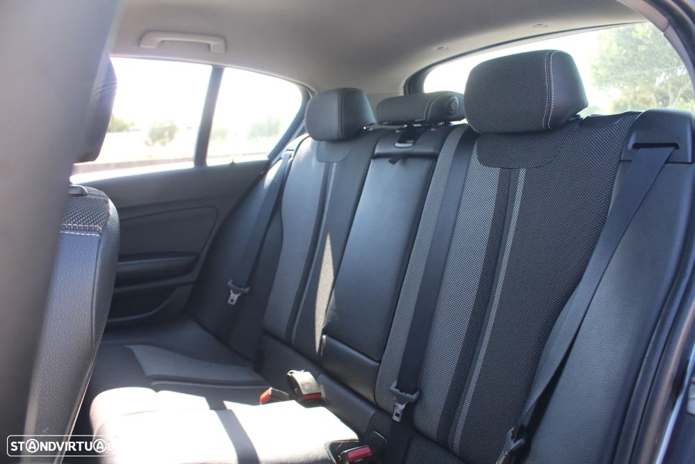 BMW 116 d EDynamics Line Urban - 37