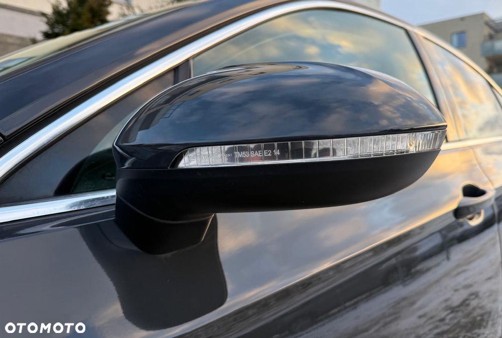 Volkswagen Passat 2.0 TDI (BlueMotion Technology) DSG Comfortline - 19