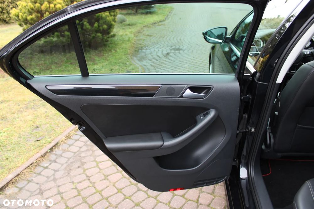 Volkswagen Jetta 1.4 TSI BMT Highline - 18