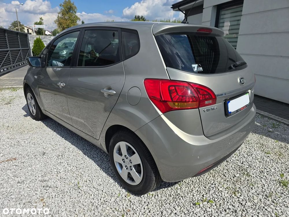 Kia Venga 1.4 CVVT Business Line - 10