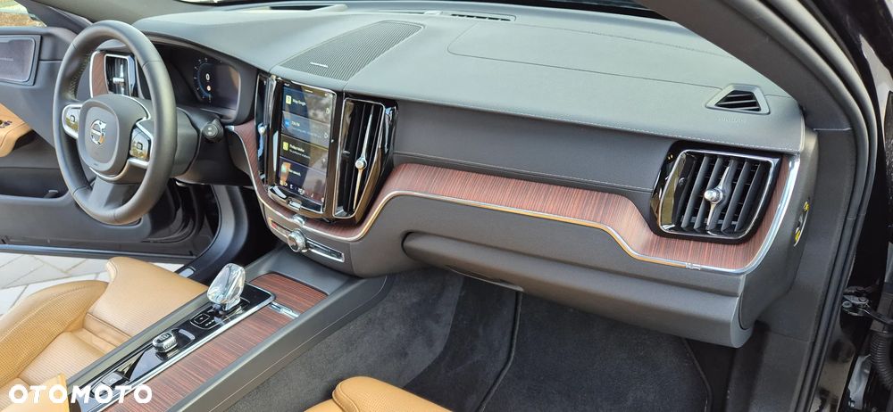 Volvo XC 60 D5 AWD Inscription - 33