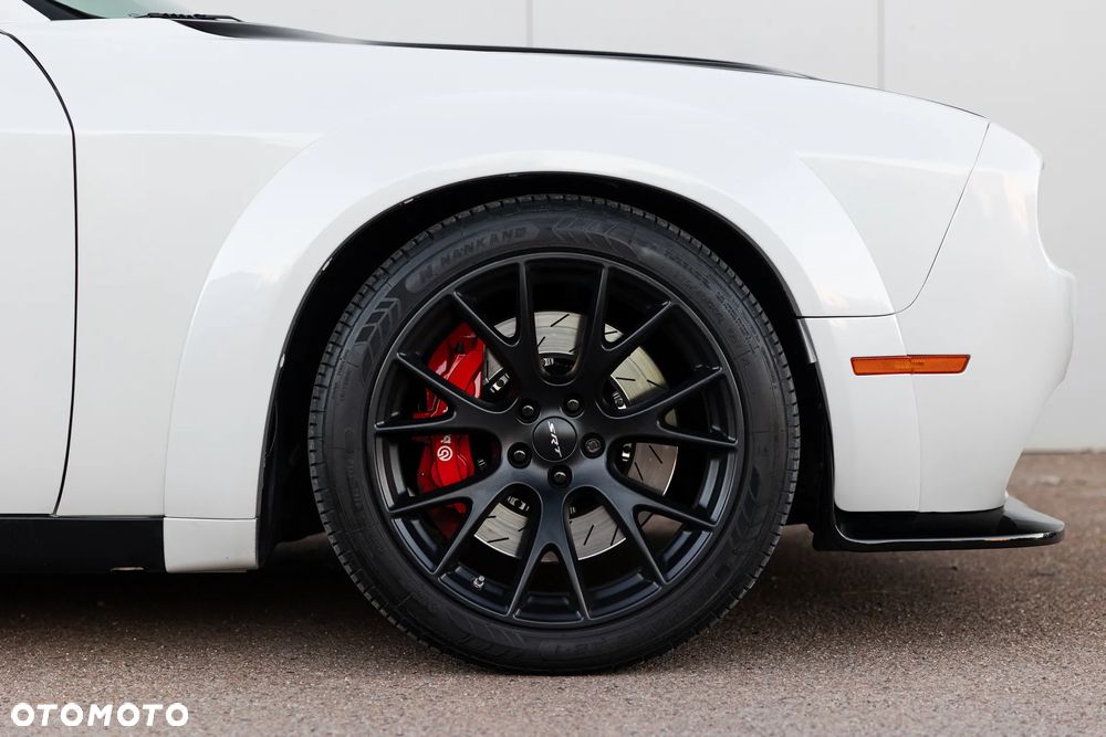 Dodge Challenger - 13