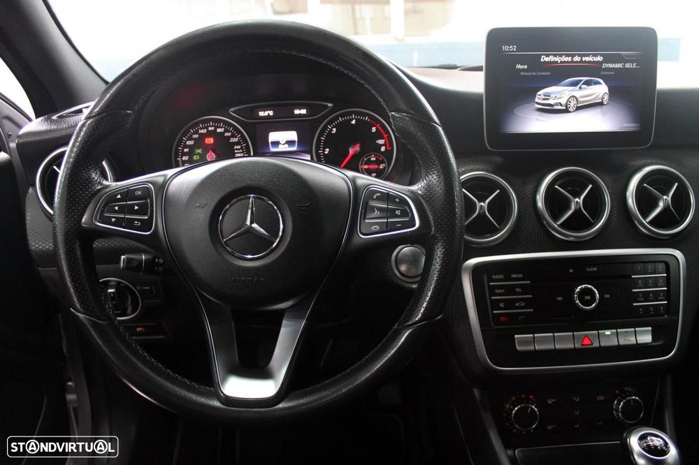 Mercedes-Benz A 180 d AMG Line - 12