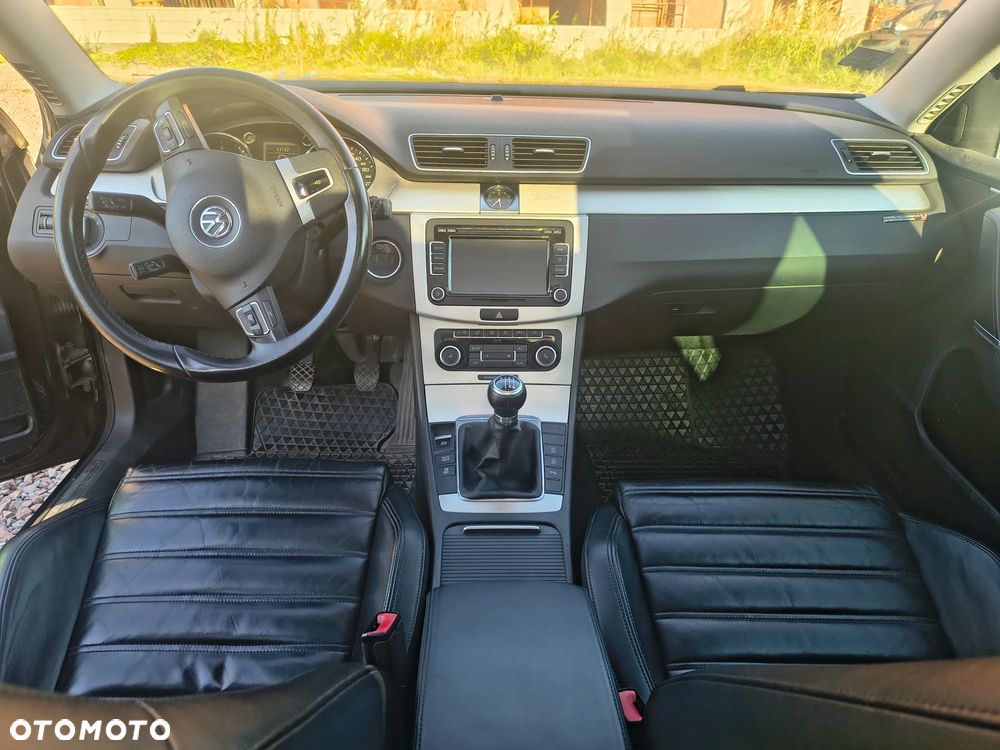 Volkswagen Passat 1.6 TDI DPF BlueMot Comfortline - 7