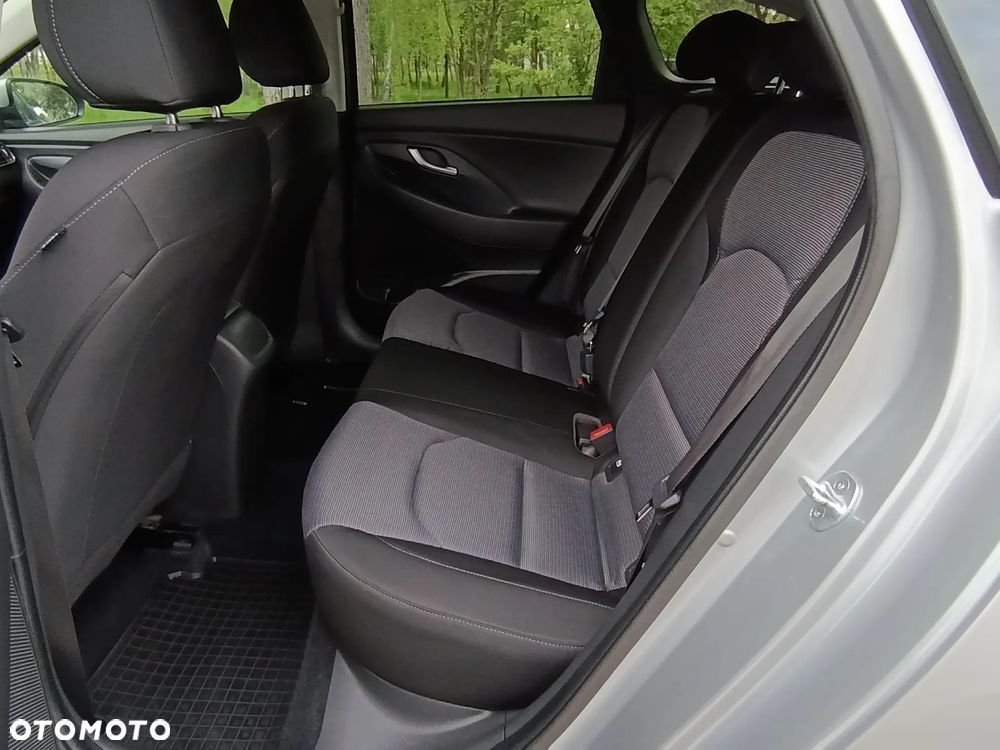 Hyundai i30 1.5 DPI Classic + - 20