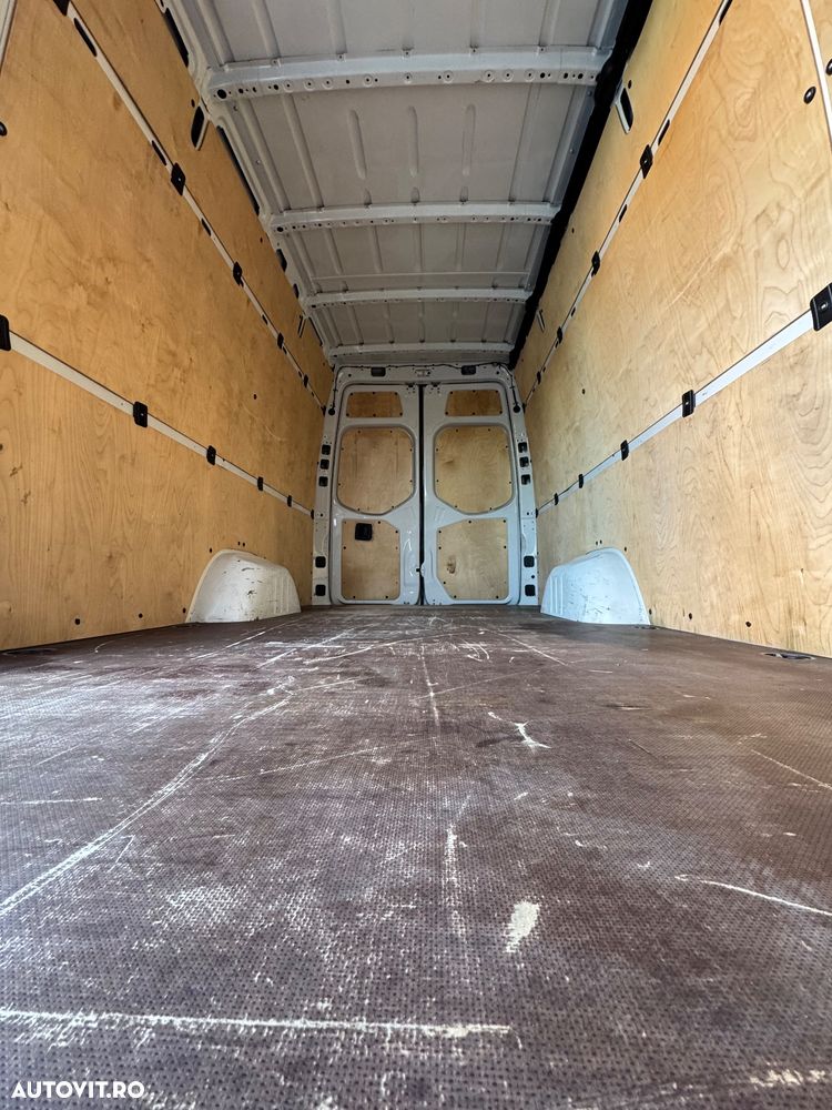 Mercedes-Benz Sprinter - 39