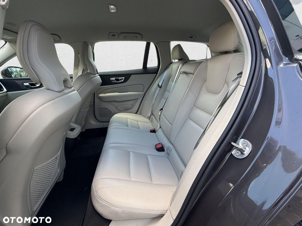 Volvo V60 B4 B Plus Bright - 22