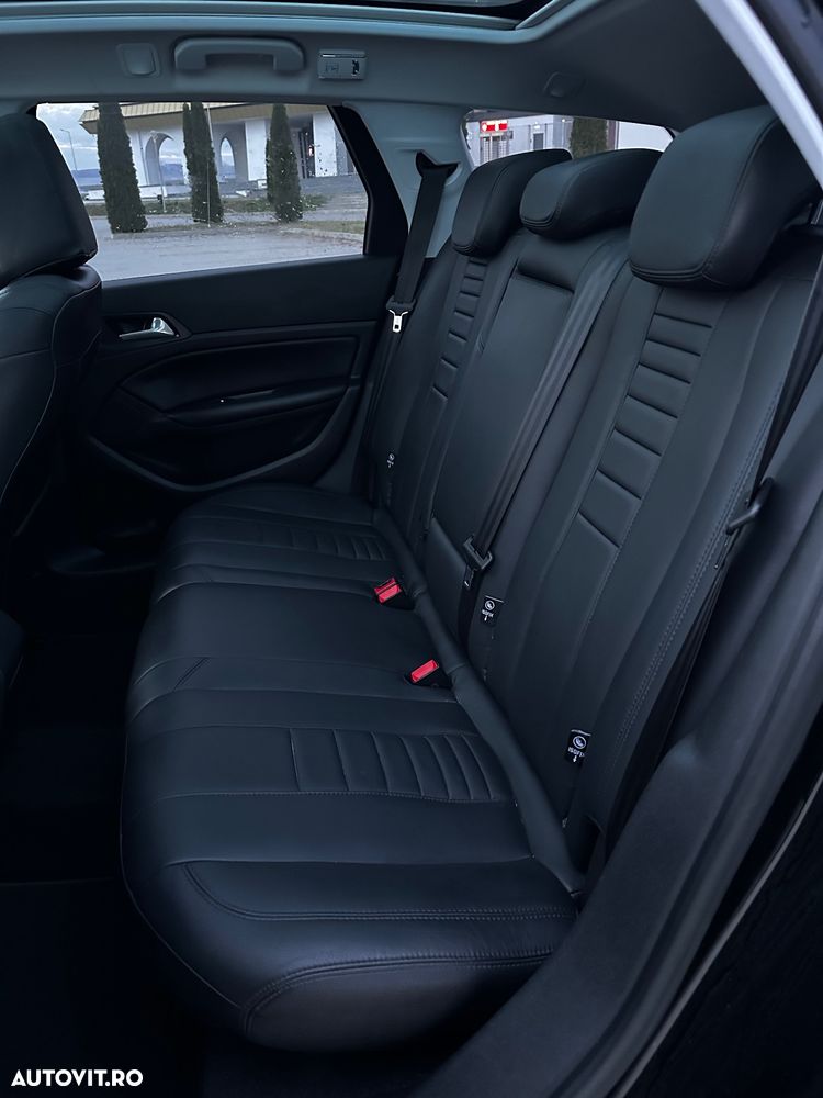 Peugeot 308 SW 1.2 L PureTech Turbo Allure - 9