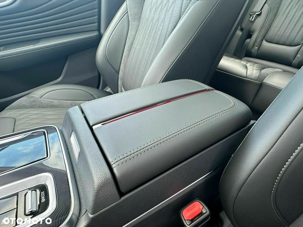 Hongqi HS5 2.0T Executive AWD - 22