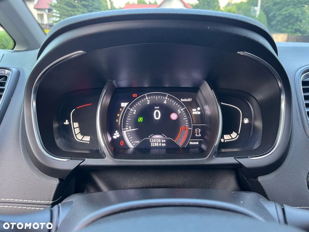 Renault Grand Scenic - 25