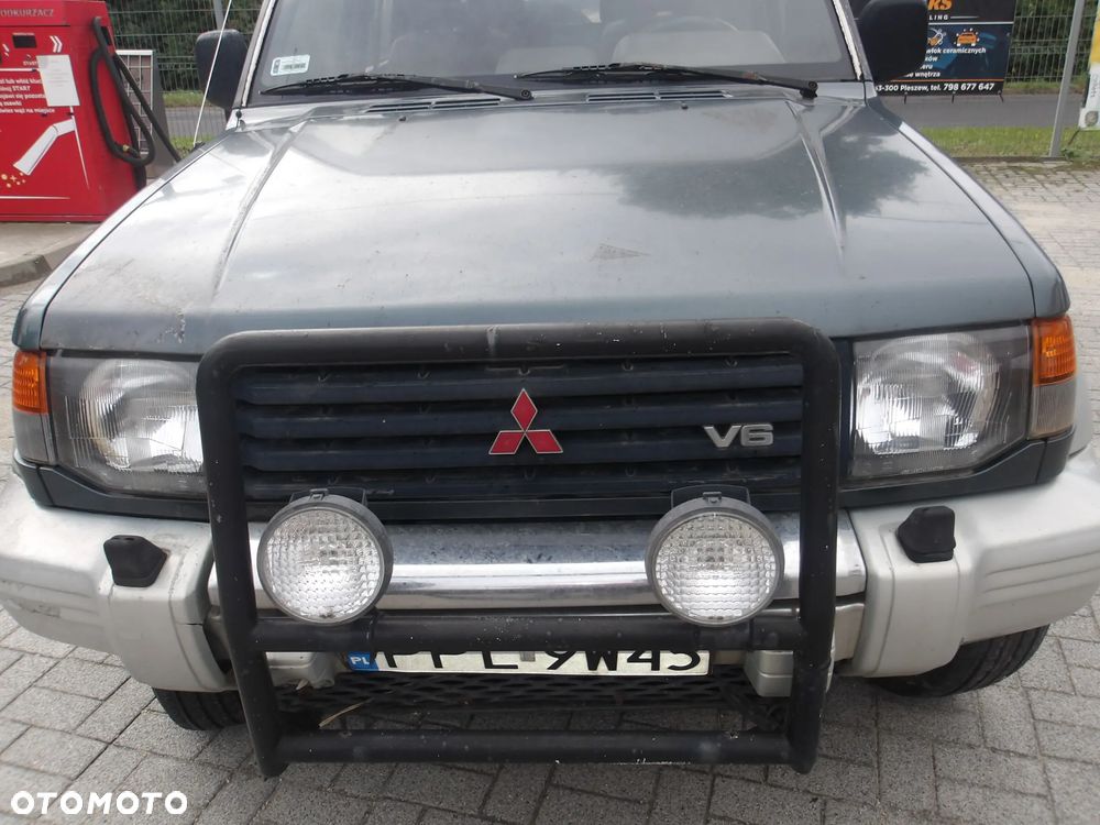Mitsubishi Pajero - 2