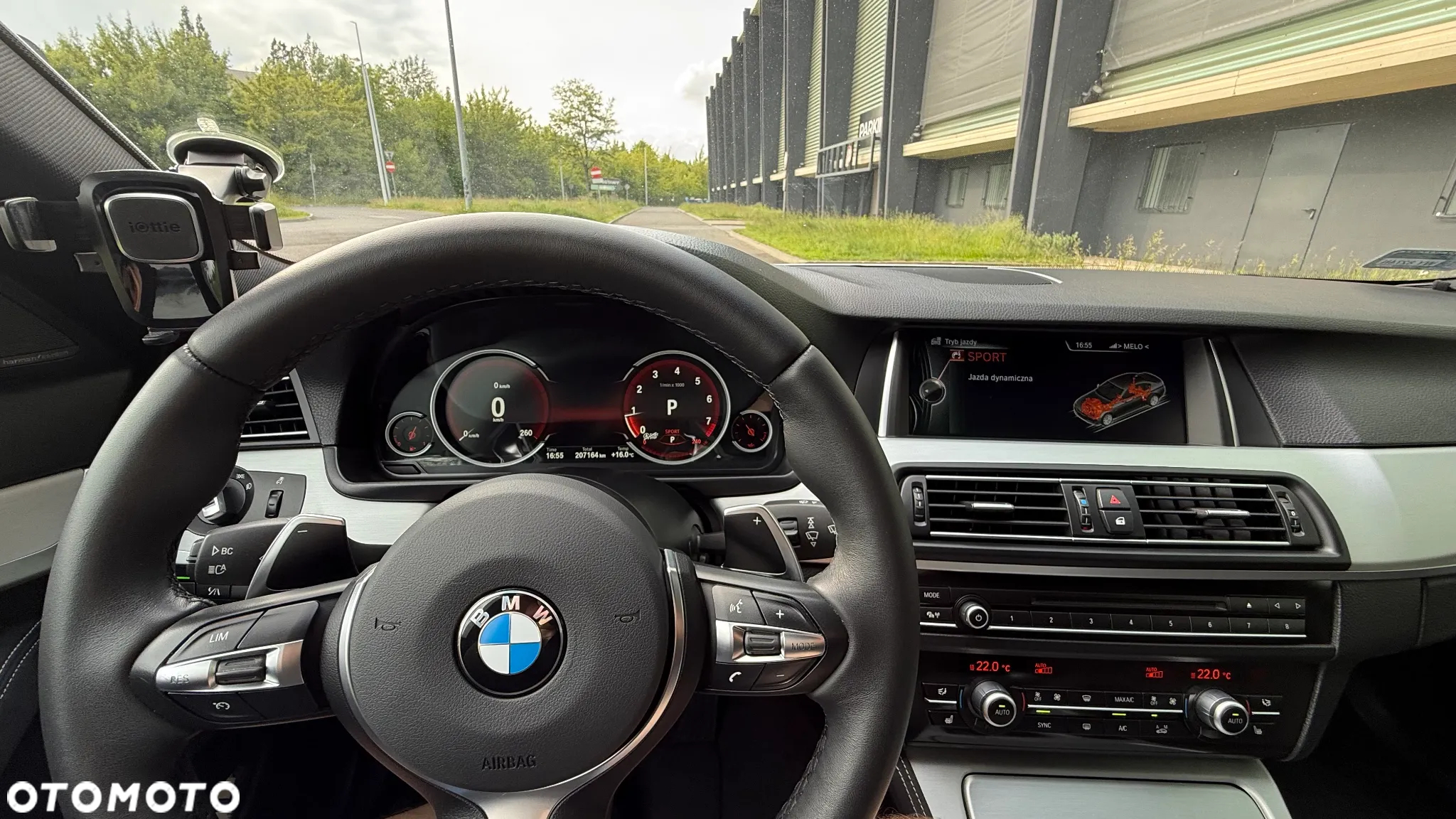 BMW Seria 5 528i xDrive - 12