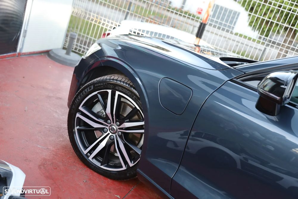 Volvo V60 2.0 T8 AWD TE R-Design - 33