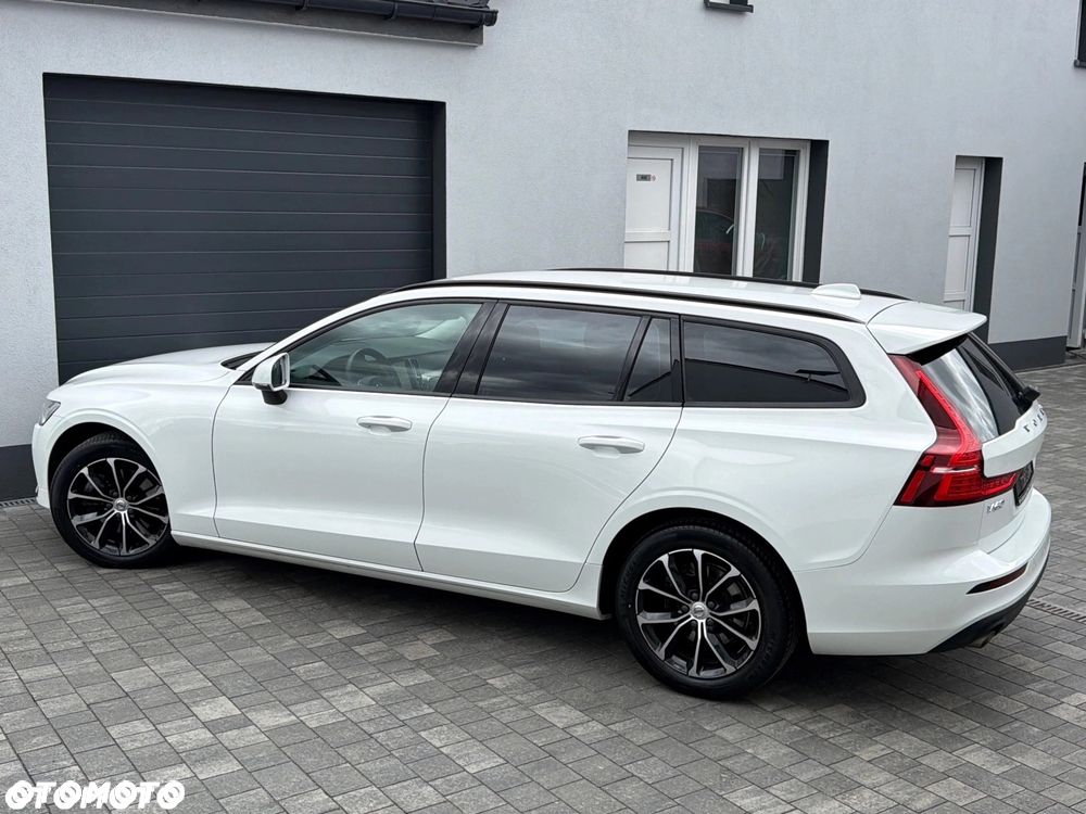 Volvo V60 B3 B DKG Momentum - 36