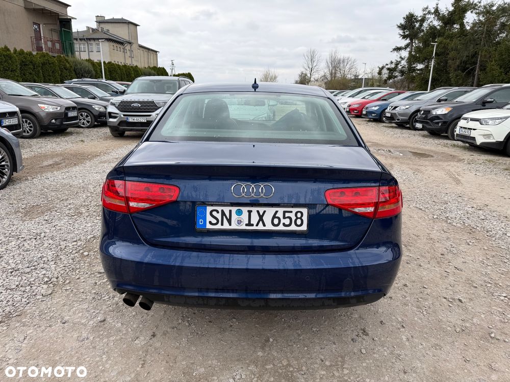 Audi A4 Limousine - 5