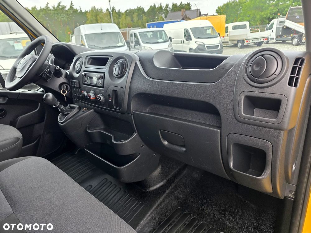 Renault MASTER 2,3 DCI 145 KONNA DOKA BRYGADÓWKA 7 OSOBOWA 3,3 M SKRZYNIA KLIMA WEBASTO 203T/KM PRZEBIEGU GWARANCJA BLIŻNIAKI DO 3,5T - 23