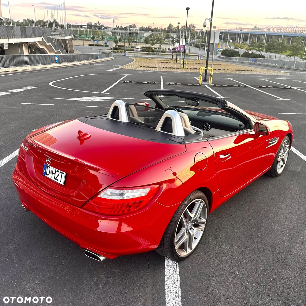 Mercedes-Benz SLK 250 (BlueEFFICIENCY) 7G-TRONIC - 9