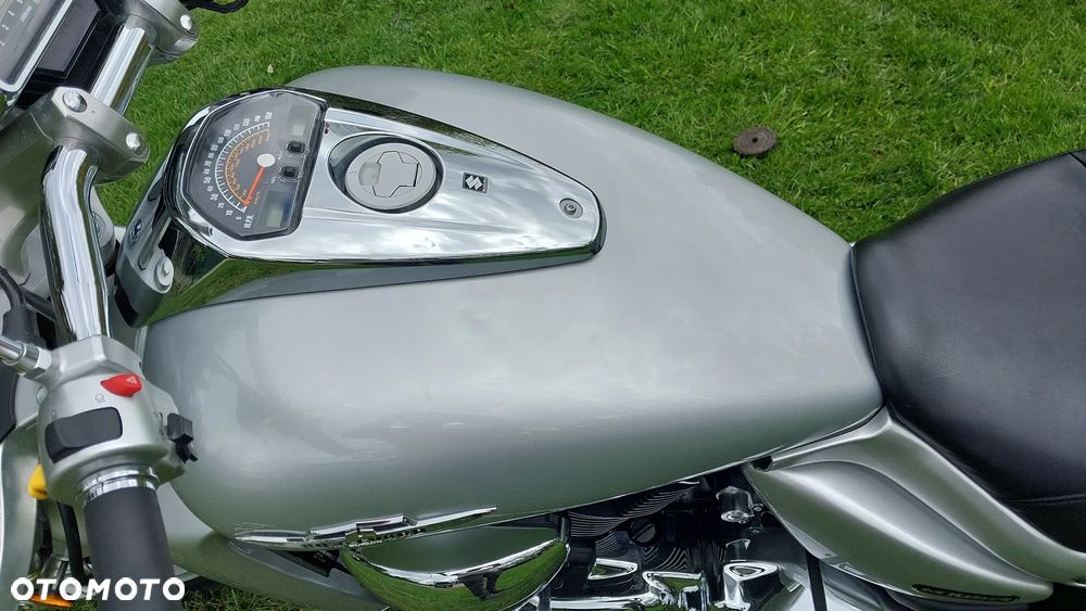 Suzuki Boulevard - 21