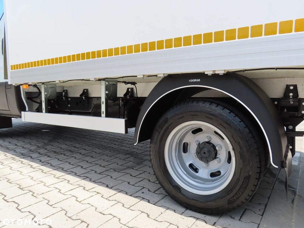 Iveco DAILY 35C16 3.0 HPI Chłodnia 7 E.Palet 3710 mm Dł. WZMACNIANY Agregat Thermo King 0*C Boczne Drzwi Zabudowy DMC 3500 DUŻA Ładowność 1160 Kg Nowe OPONY + Serwis W ASO IVECO Virtual Cockpit Carplay / Android Auto Stan Jak Nowy GWARANCJA Gotowy I Dostępny Polecam - 16