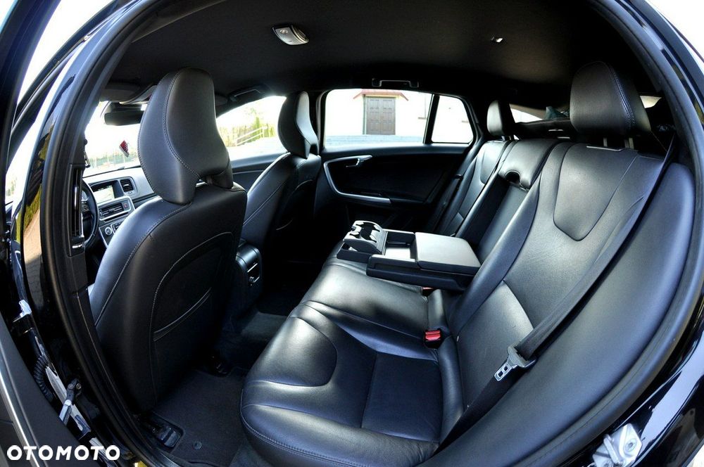 Volvo V60 D3 Summum - 9