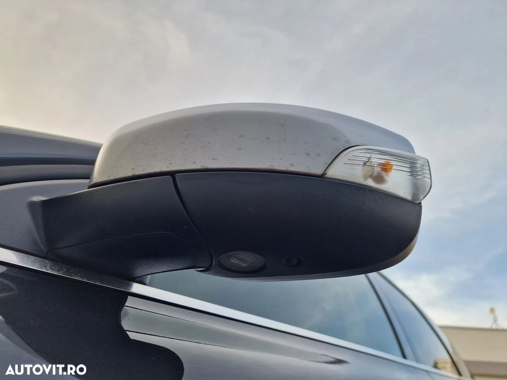 Volvo XC 60 2.4D AWD RDesign - 28