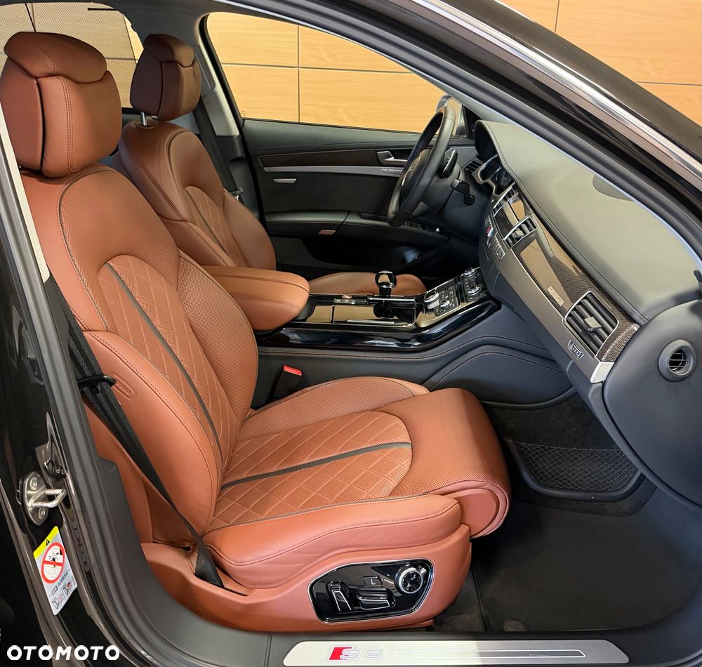 Audi S8 - 9