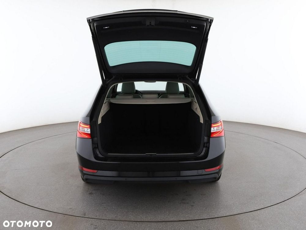 Skoda Superb 2.0 TDI DSG Style - 20