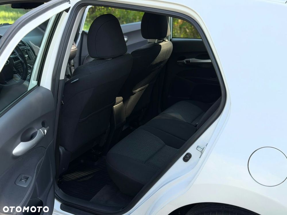 Toyota Auris - 11