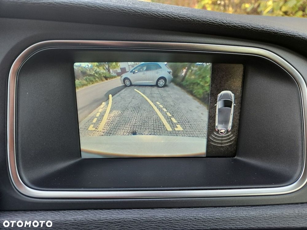 Volvo V40 D2 Momentum - 16