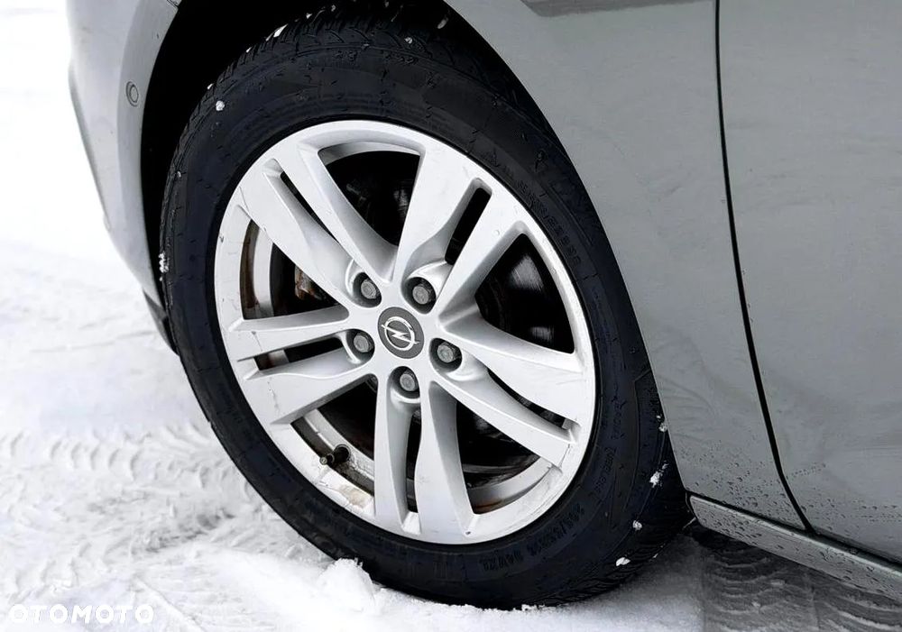 Opel Astra 1.4 T Dynamic S&S - 18