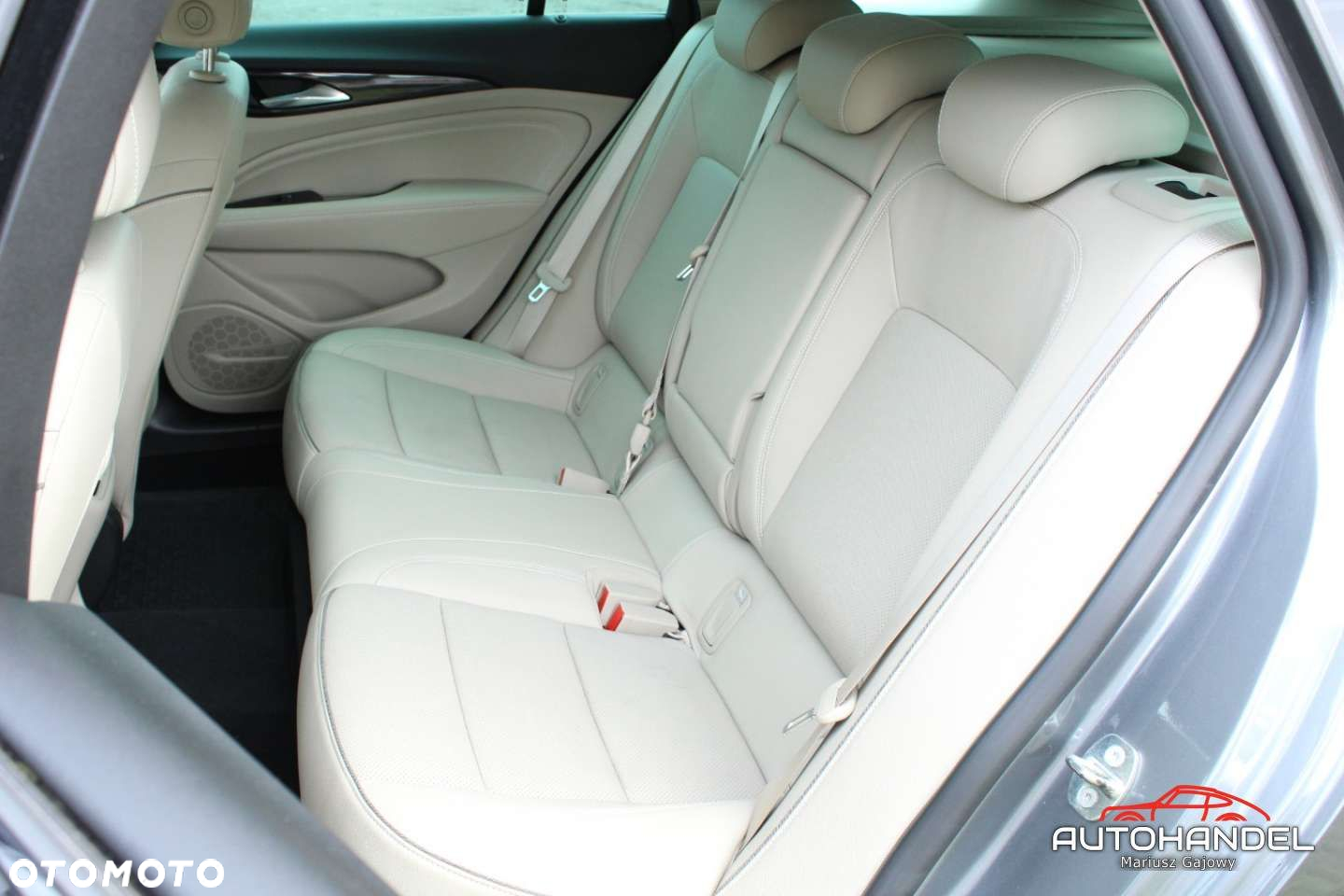 Opel Insignia - 24