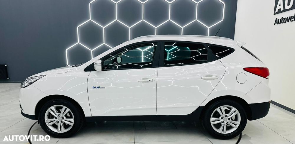 Hyundai ix35 1.7 CRDI 2WD blue Finale Gold - 34