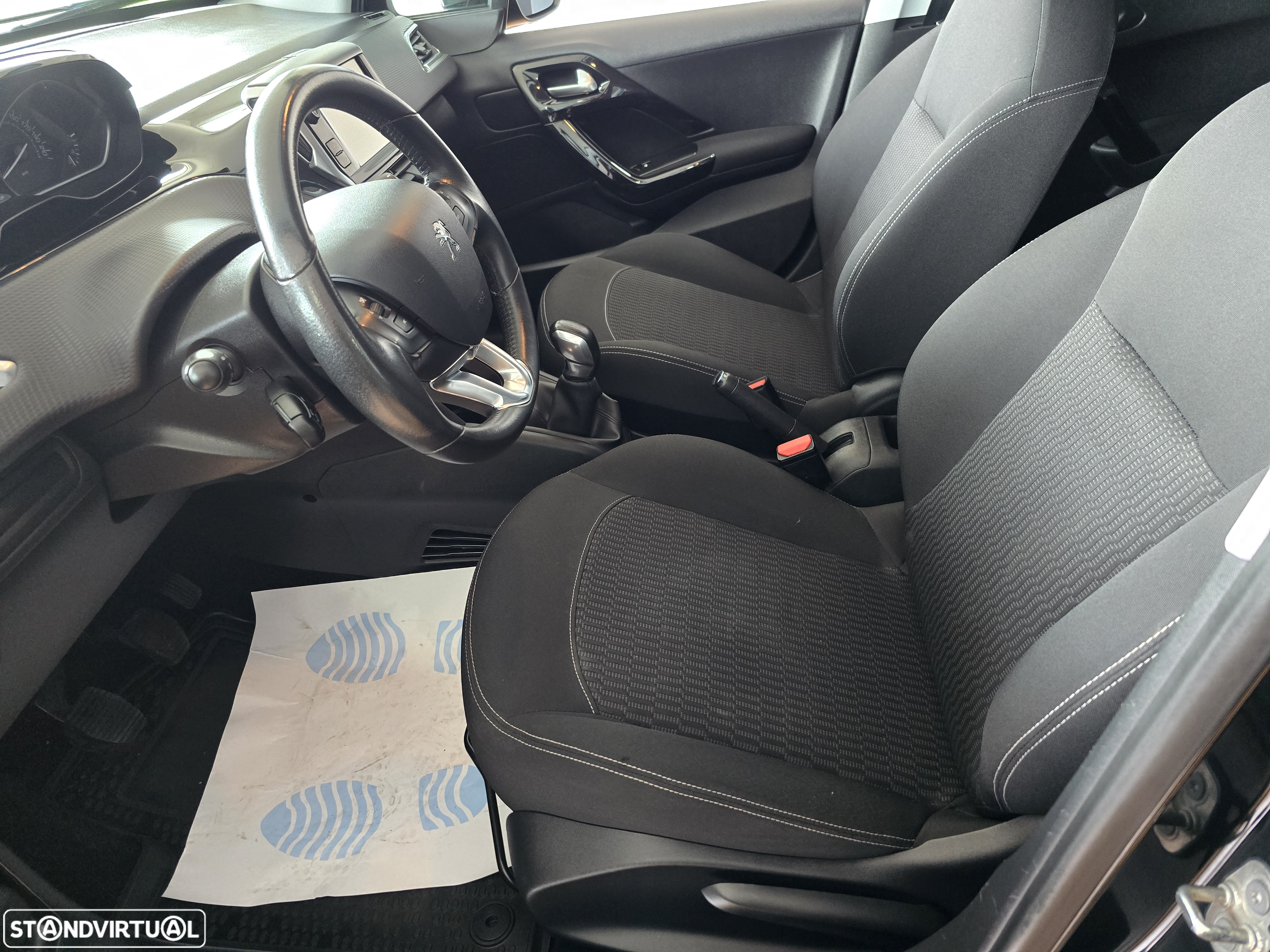 Peugeot 208 1.2 PureTech Style - 14