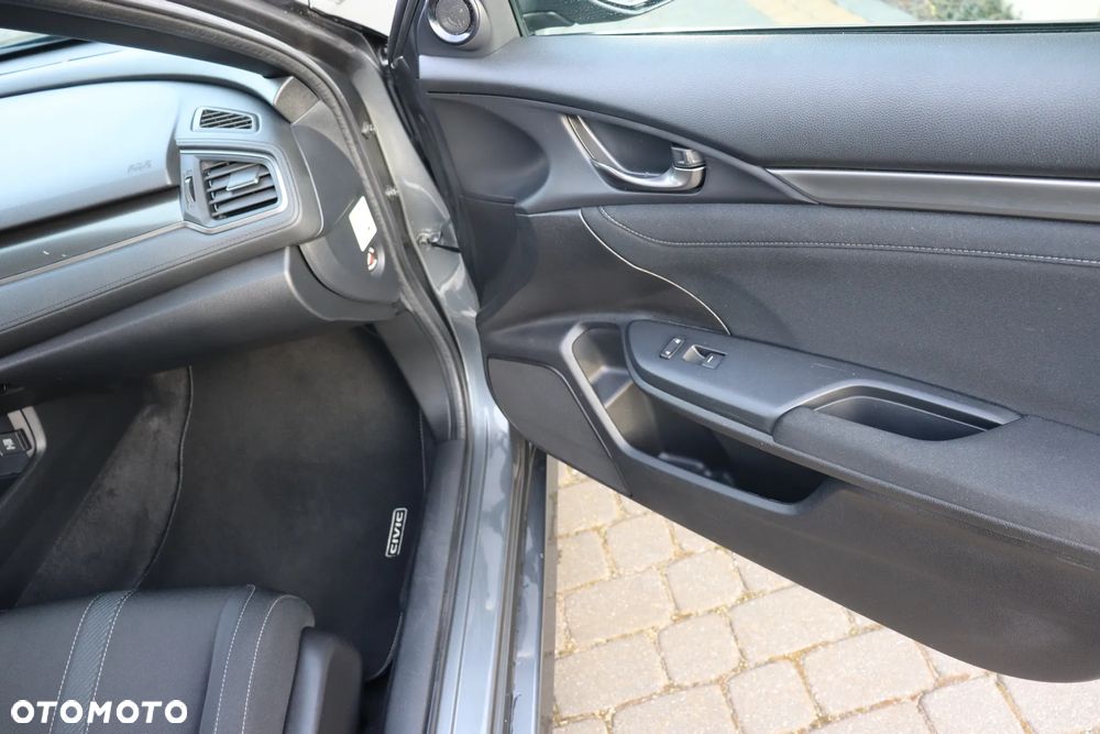 Honda Civic 1.0 i-VTEC Turbo CVT Elegance - 24