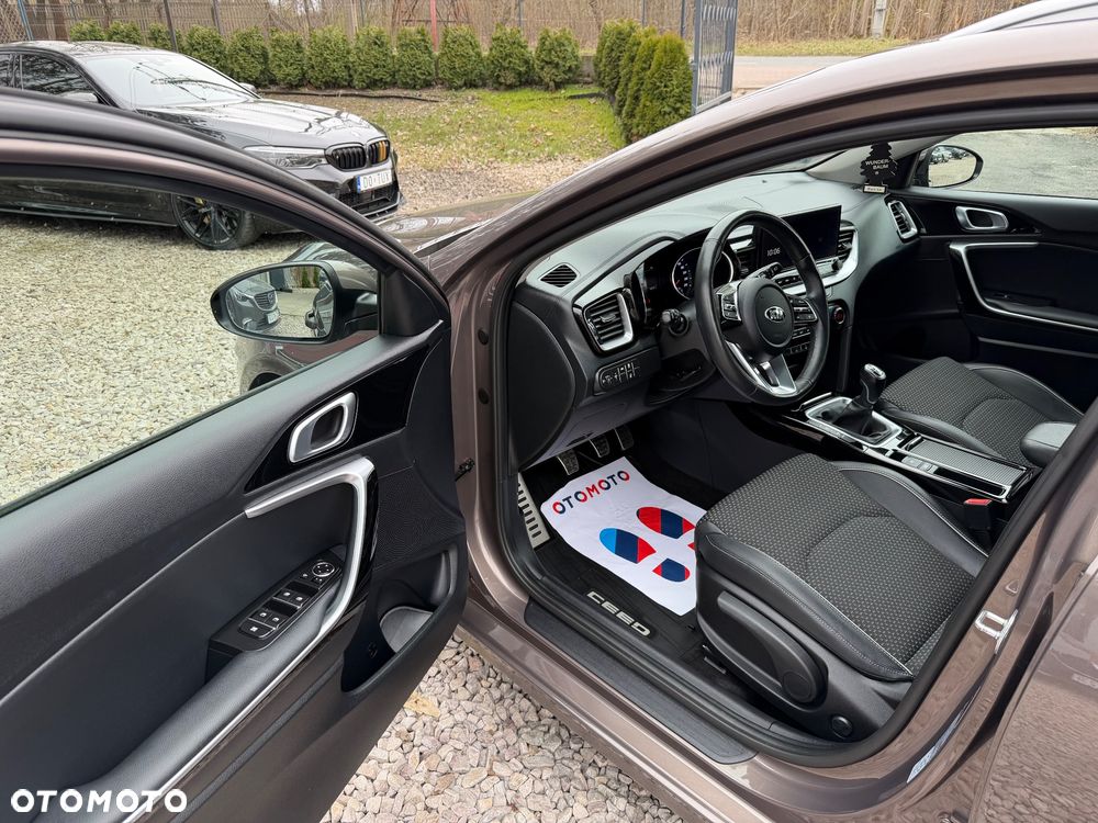 Kia Ceed 1.4 T-GDI L Business Line Plus - 12