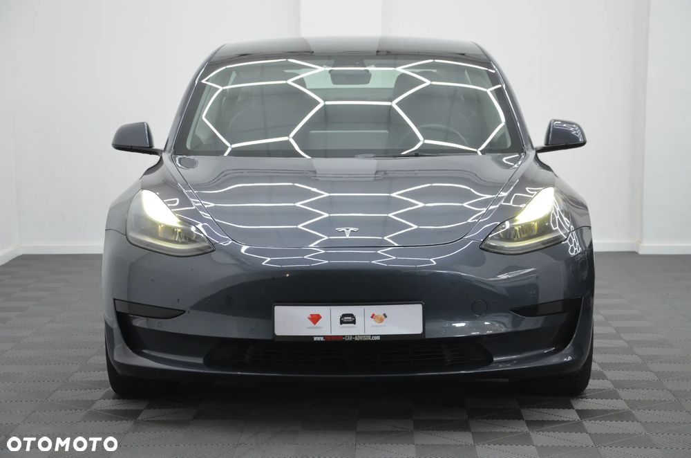Tesla Model 3 Standard Reichweite Plus Hinterradantrieb - 3