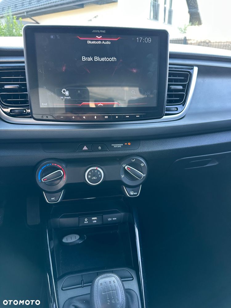Kia Rio 1.4 L - 9