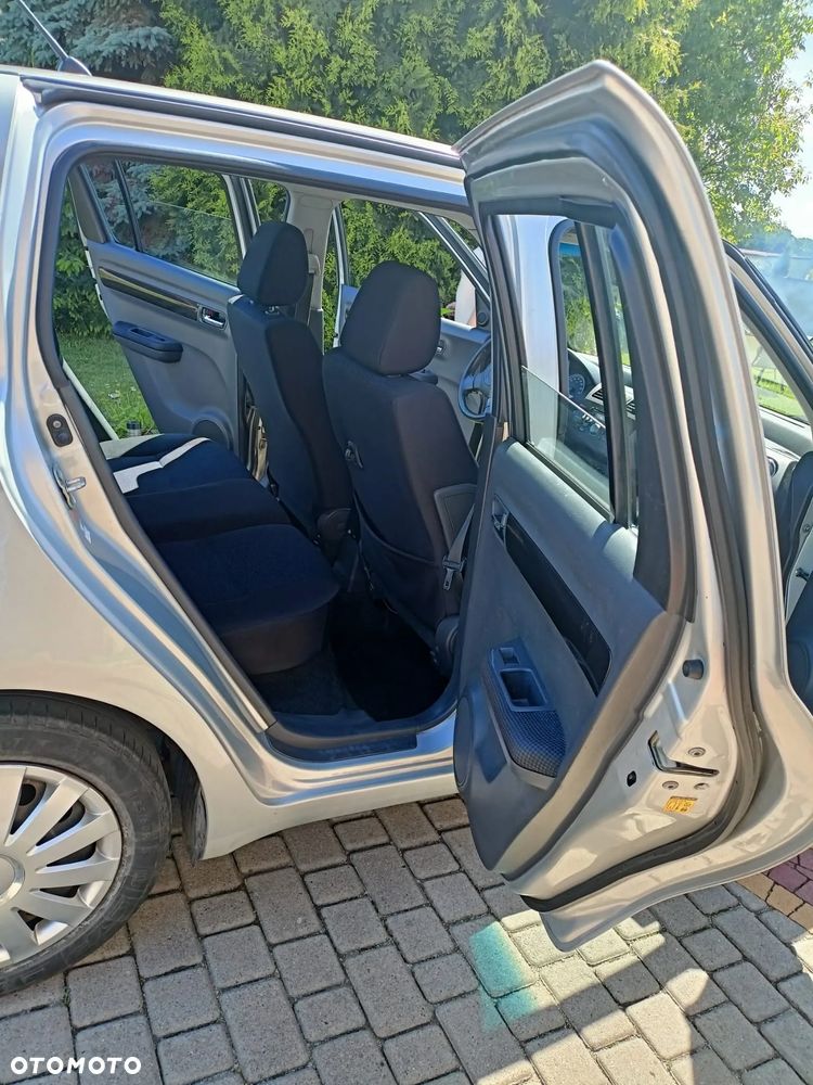 Suzuki Swift 1.3 Club - 6