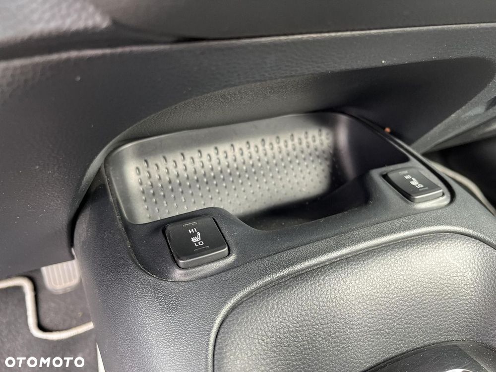 Toyota Corolla 1.8 Hybrid Comfort - 24